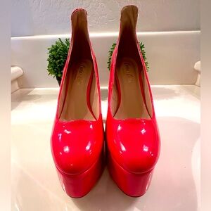 Chase and Chloe pink patent platform high heel pumps. Size 10.
